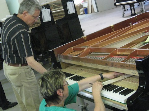 Flügel-Tasten geradelegen bei Klavierfabrik Wilh. Steinberg